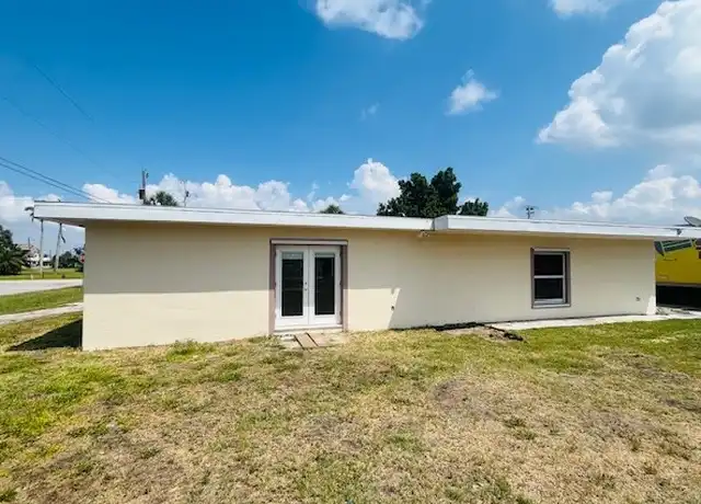 Property at 705 E Virginia Ave, Punta Gorda, FL, 33950, 5 beds, 2 baths, [object Object]