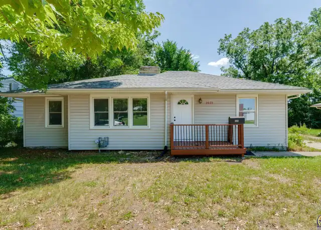 Property at 2022 SW Moundview Dr, Topeka, KS, 66604, 4 beds, 2 baths, [object Object]