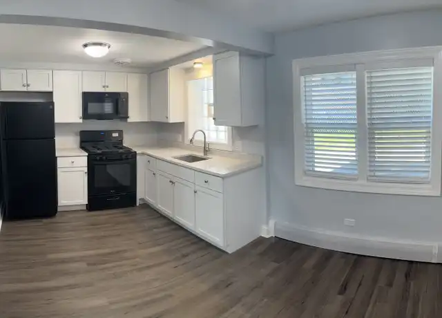 Property at 10449 S Hale Ave Unit 10449-1D, Chicago, IL, 60643, 2 beds, 1 bath, [object Object]