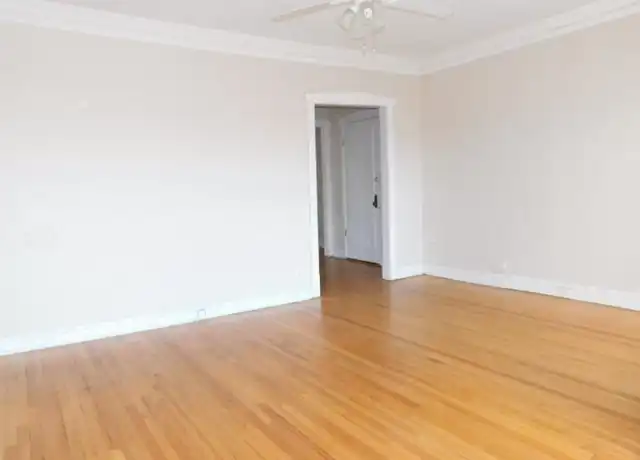 Property at 548 Elmwood Ave, Evanston, IL, 60202, 2 beds, 1 bath, [object Object]