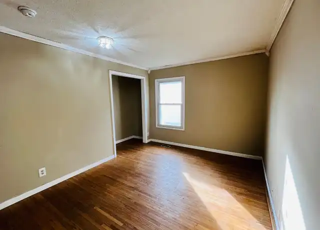 Property at 1422 S Lincoln St, Bloomington, IN, 47401, 3 beds, 2 baths, [object Object]