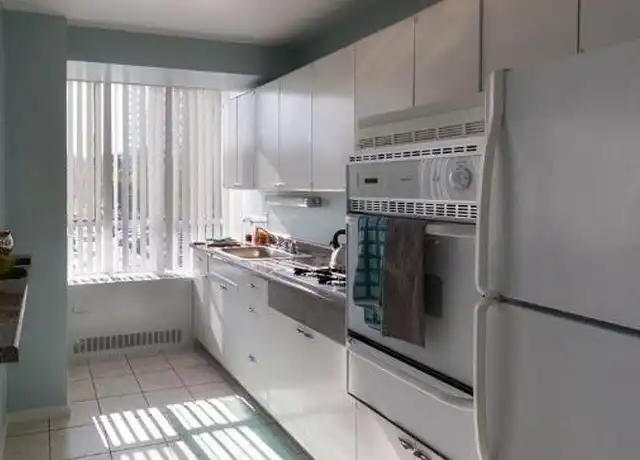 Property at 3233 S King Dr, Chicago, IL, 60616, 2 beds, 1 bath, [object Object]