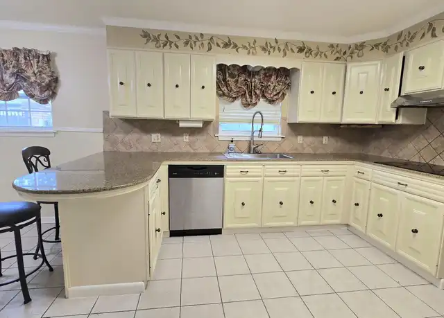 Property at 12641 E Glenhaven Dr, Baton Rouge, LA, 70815, 3 beds, 2.5 baths, [object Object]