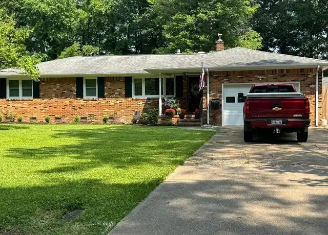 Property at 915 Hollywood Dr, Chesapeake, VA, 23320, 3 beds, 2 baths, [object Object]