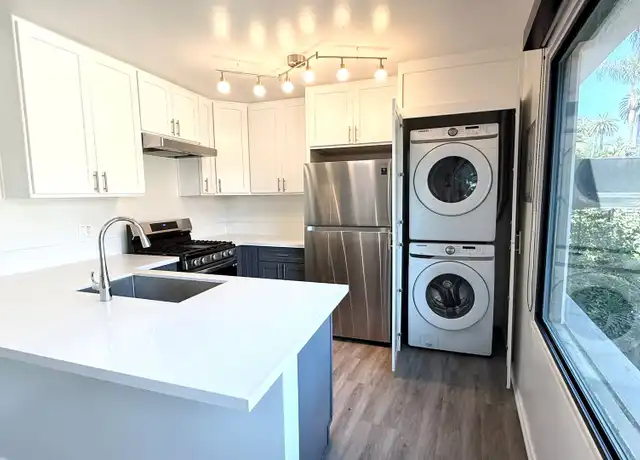 Property at Live in one of the best locations in Los Angeles - Hollywood Hills - 2033 N Beachwood Dr, Los Angeles, CA, 90068, 1 bed, 1 bath, [object Object]