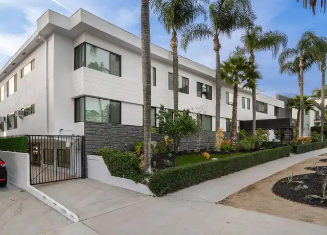Property at Live in one of the best locations in Los Angeles - Hollywood Hills - 2033 N Beachwood Dr, Los Angeles, CA, 90068, 1 bed, 1 bath, [object Object]
