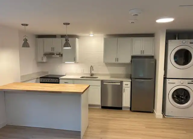Property at 200 Laurel St Apt 14, Lee, MA, 01238, 0 beds, 1 bath, [object Object]