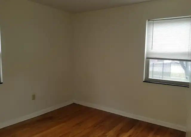 Property at 3438-3448 E Broad St, Columbus, OH, 43213, 2 beds, 1 bath, [object Object]