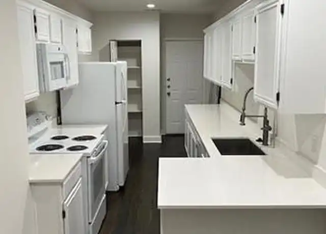 Property at 3929 Gilbert Ave Unit 6, Dallas, TX, 75219, 1 bed, 1 bath, [object Object]