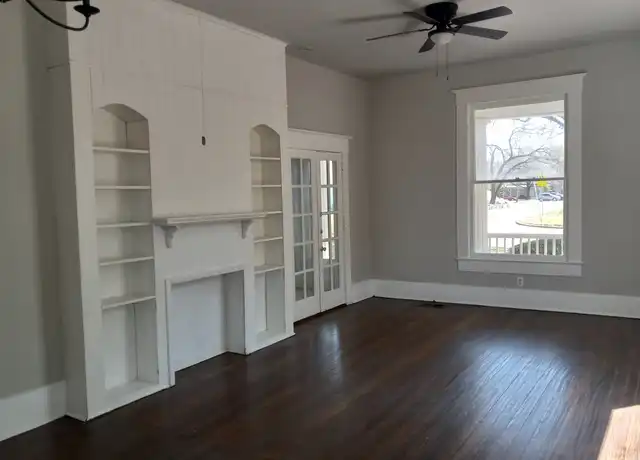 Property at 1202 W 3rd Ave Apt A, Corsicana, TX, 75110, 2 beds, 1 bath, [object Object]