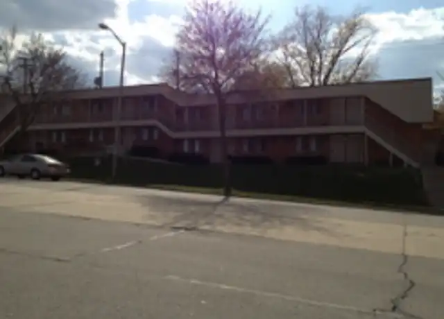 Property at 621 S 92nd St Unit 13, West Allis, WI, 53214, 1 bed, 1 bath, [object Object]