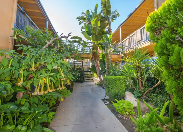 Property at 7351 Variel Ave Unit 09114, Canoga Park, CA, 91303, 2 beds, 1 bath, [object Object]