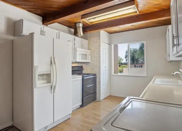 Property at 335 Raffetto Dr, Reno, NV, 89512, 6 beds, 3 baths, [object Object]