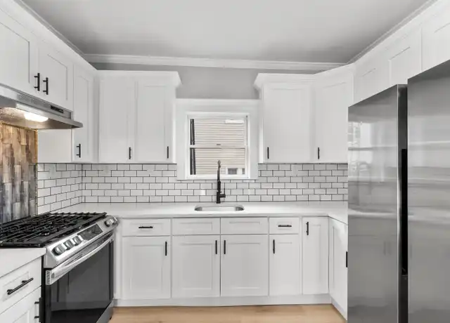 Property at 98 W 32nd St #1, Bayonne, NJ, 07002, 3 beds, 1 bath, [object Object]