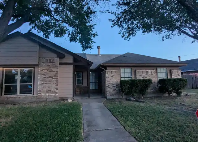 Property at 415 Liberty Pl, Grand Prairie, TX, 75052, 3 beds, 2 baths, [object Object]