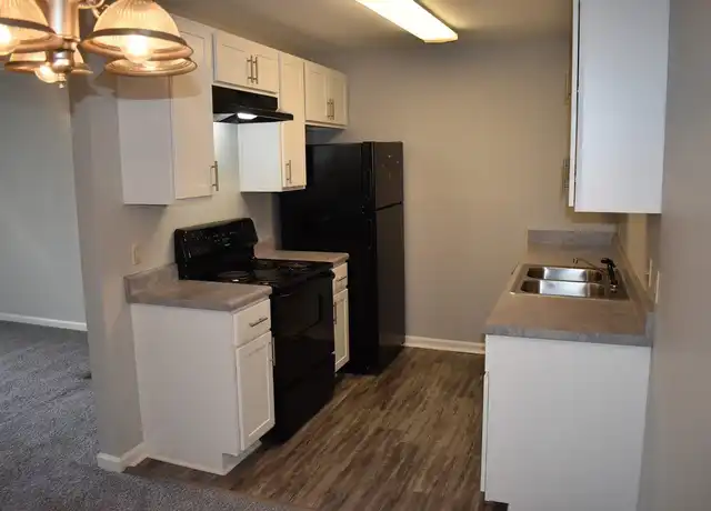 Property at 2800 Mcfarland - 2800 McFarland Blvd E, Tuscaloosa, AL, 35405, 2 beds, 2 baths, [object Object]