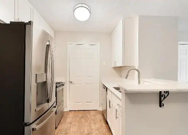 Property at 2110 Popps Ferry Rd, Biloxi, MS, 39532, 1 bed, 1 bath, [object Object]