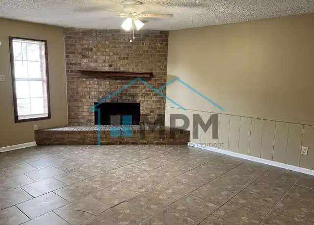 Property at 301 Woodale Dr, Monroe, LA, 71203, 2 beds, 2 baths, [object Object]