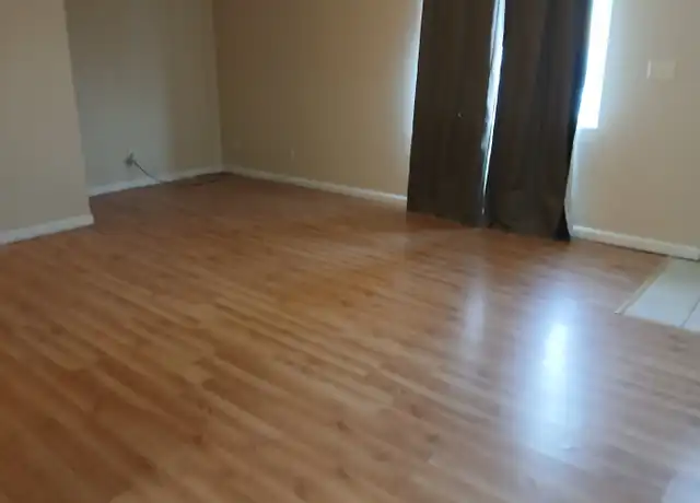 Property at 606 W College St, Carbondale, IL, 62901, 2 beds, 1 bath, [object Object]