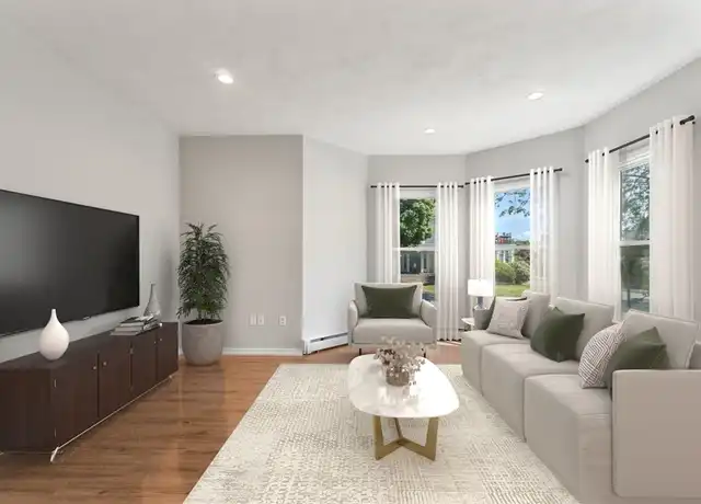 Property at 179 Ocean St Unit 1, Lynn, MA, 01902, 3 beds, 1 bath, [object Object]