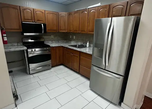 Property at 15 N Clinton St Unit 1A, Poughkeepsie, NY, 12601, 2 beds, 1 bath, [object Object]