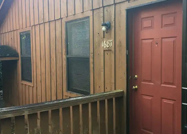 Property at 1687 W Maine St, Fayetteville, AR, 72701, 2 beds, 1 bath, [object Object]