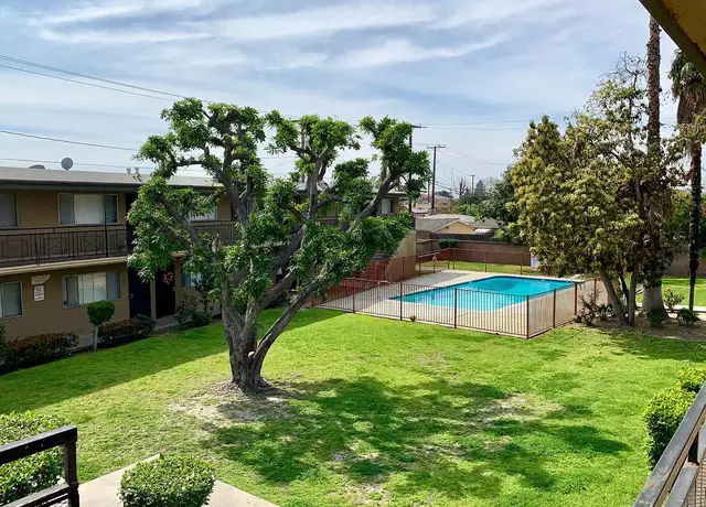 Photo of 8230 Telegraph Rd, Downey, CA 90240