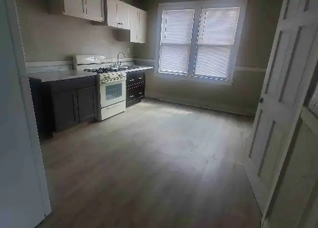 Property at 3029 N 9th St, Milwaukee, WI, 53206, 3 beds, 1 bath, [object Object]