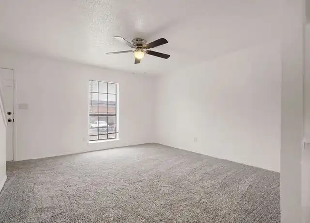 Property at 713 N 7th St, Van Buren, AR, 72956, 2 beds, 1.5 baths, [object Object]