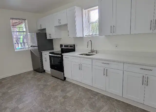 Property at 101-103 Shultas Pl Unit 3W, Hartford, CT, 06114, 3 beds, 1 bath, [object Object]