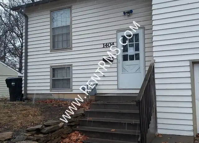 Property at 1404 SW McAlister Ave, Topeka, KS, 66604, 3 beds, 2 baths, [object Object]