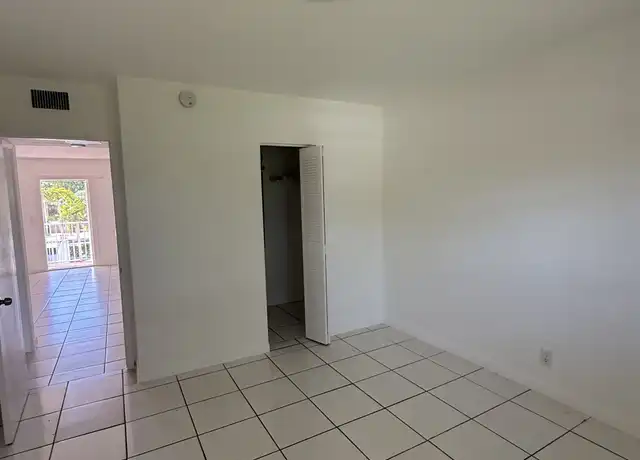 Property at 2500 NW 9th Ave Unit 203, Wilton Manors, FL, 33311, 2 beds, 1 bath, [object Object]