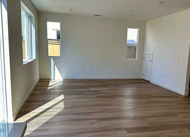 Photo of 625 Reanna Rd, Lathrop, CA 95330
