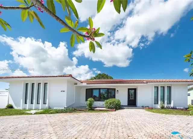 Property at 4700 McKinley St, Hollywood, FL, 33021, 5 beds, 3 baths, [object Object]