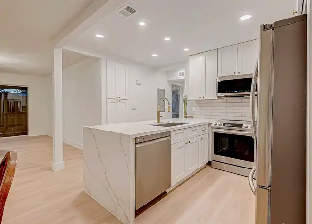 Property at 6661 Bayou Glen Rd, Houston, TX, 77057, 1 bed, 1 bath, [object Object]