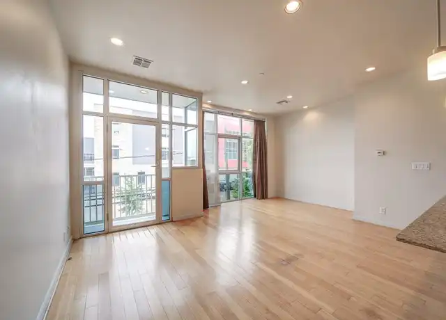 Property at 1406 Columbus St Unit 20382, Houston, TX, 77019, 2 beds, 2 baths, [object Object]