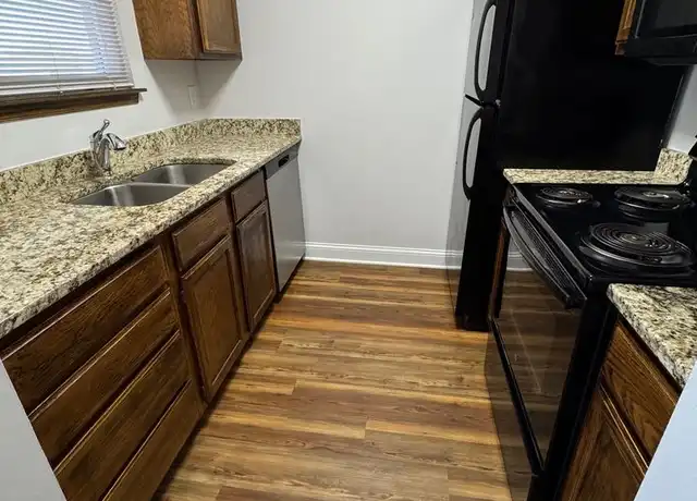 Property at 621 Gateway Ct Unit H, Lawrence, KS, 66049, 2 beds, 1 bath, [object Object]