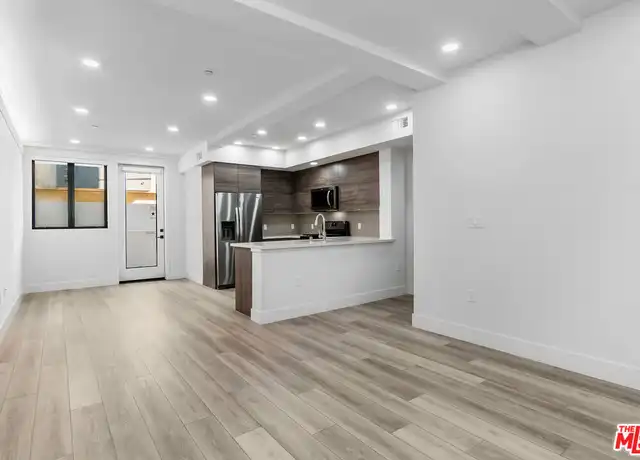 Property at 3632 Keystone Ave, Los Angeles, CA, 90034, 2 beds, 3 baths, [object Object]