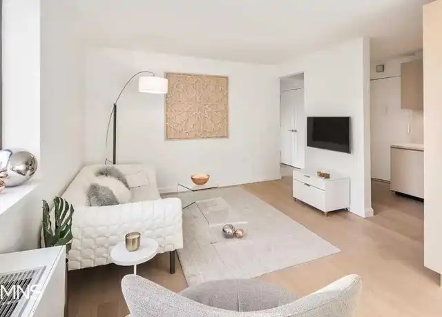 Property at 250 W 19th St Unit 6-G, New York, NY, 10011, 3 beds, 1 bath, [object Object]