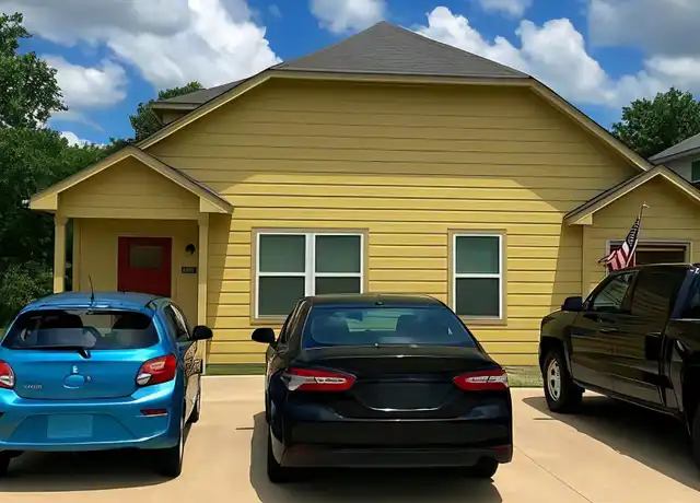 Property at 411 E Elm St Unit 411, Denison, TX, 75021, 3 beds, 2.5 baths, [object Object]