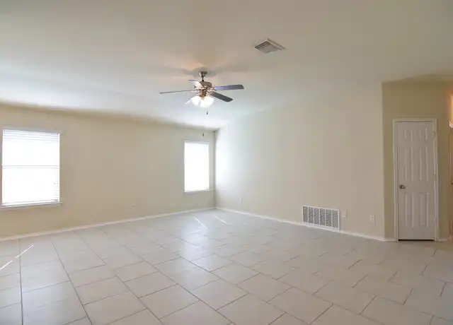 Property at 926 Hobby Rd, Copperas Cove, TX, 76522, 3 beds, 2 baths, [object Object]