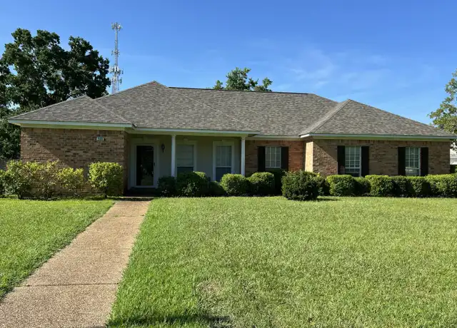 Property at 200 Oak Brook Dr, Brandon, MS, 39047, 3 beds, 3.5 baths, [object Object]