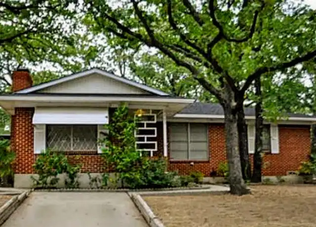 Property at 2203 Mercedes Rd, Denton, TX, 76205, 4 beds, 2 baths, [object Object]
