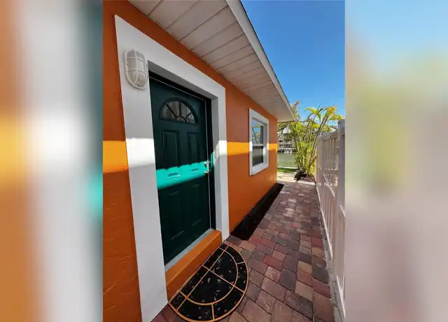 Property at 137 175th Terrace Dr E Unit B, Redington Shores, FL, 33708, 2 beds, 2 baths, [object Object]