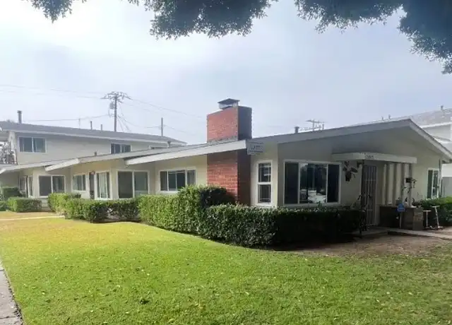 Property at 2001 Clay St, Newport Beach, CA, 92663, 2 beds, 1 bath, [object Object]