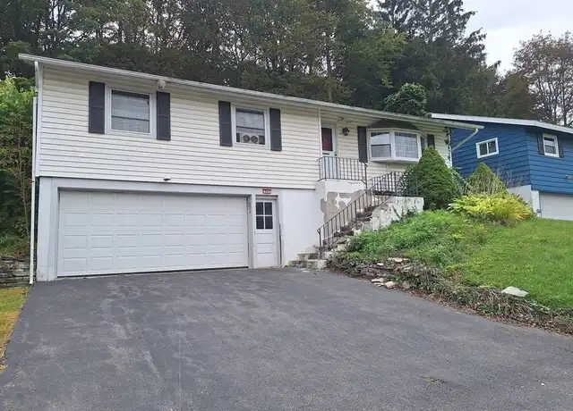 Property at 504 Hillsboro Pkwy, Syracuse, NY, 13214, 3 beds, 2.5 baths, [object Object]
