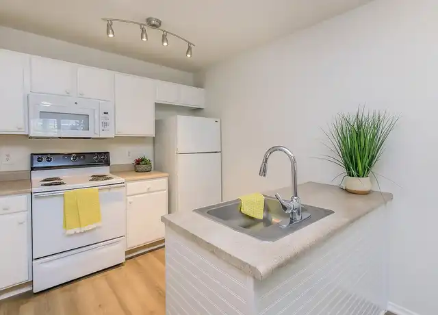 Property at Antiqua Apartments - 3810 Portofino Ct, Wilmington, NC, 28412, 0 beds, 1 bath, [object Object]