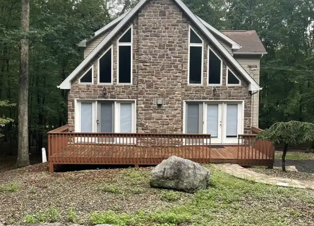 Property at 260 S Iroquois Cir, Hazleton, PA, 18202, 3 beds, 2.5 baths, [object Object]