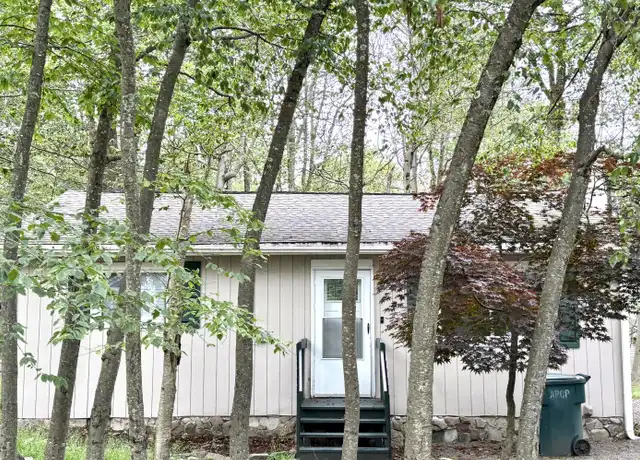 Property at 7273 Long Pine Dr, Tobyhanna, PA, 18466, 2 beds, 1.5 baths, [object Object]
