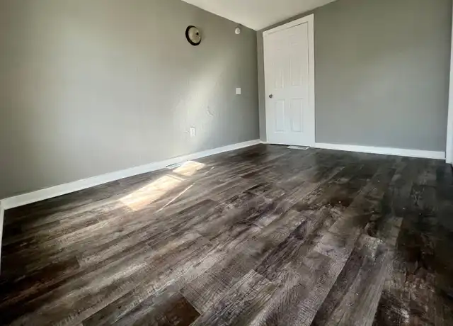Property at 2815 Humboldt Ave N, Minneapolis, MN, 55411, 5 beds, 1 bath, [object Object]